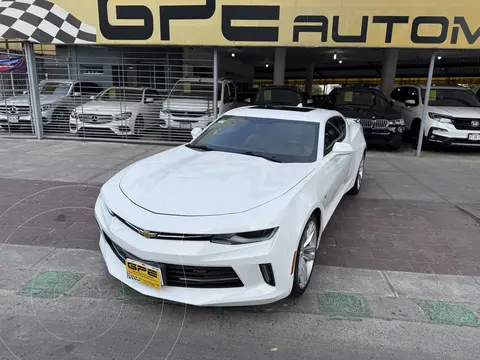 Chevrolet Camaro RS V6 Aut usado (2017) color Blanco financiado en mensualidades(enganche $145,500 mensualidades desde $9,072)