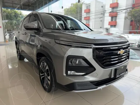 Chevrolet Captiva Premier usado (2023) color plateado financiado en mensualidades(enganche $112,029 mensualidades desde $7,464)