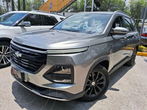 Chevrolet Captiva LT 7 pas usado (2023) color plateado financiado en mensualidades(enganche $84,475 mensualidades desde $6,460)