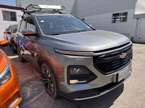 Chevrolet Captiva Premier usado (2023) color Plata financiado en mensualidades(enganche $101,312 mensualidades desde $8,860)