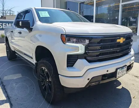Chevrolet Cheyenne Cabina Doble High Country 4X4 usado (2024) color Mocha precio $1,119,000