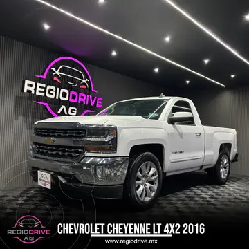 Chevrolet Cheyenne 2500 4x2 Cab Reg LT usado (2016) color Blanco financiado en mensualidades(enganche $209,483 mensualidades desde $11,577)