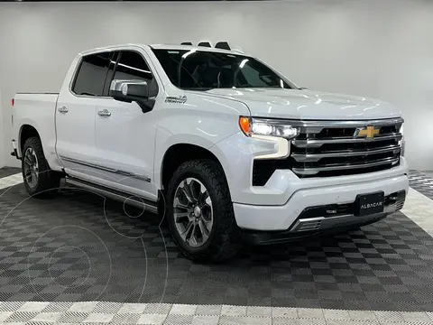 Chevrolet Cheyenne 6.2L High Country usado (2023) color Blanco precio $949,999