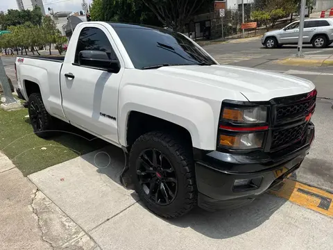 Chevrolet Cheyenne 2500 4x2 Cab Reg LT usado (2015) color Blanco financiado en mensualidades(enganche $98,537 mensualidades desde $10,313)