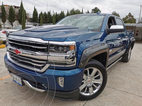 foto Chevrolet Cheyenne 2500 4x4 Doble Cab High Country usado (2018) color Azul Cobalto precio $879,000
