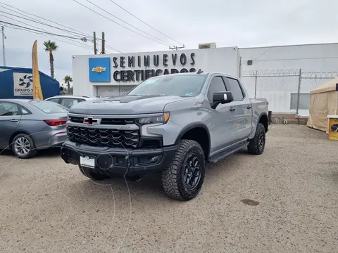 Chevrolet Cheyenne ZR2 usado (2024) color Gris precio $1,399,900