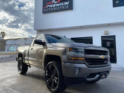 Chevrolet Cheyenne 2500 4x4 Cab Reg LT Z71 usado (2017) color Gris Metalico precio $578,000