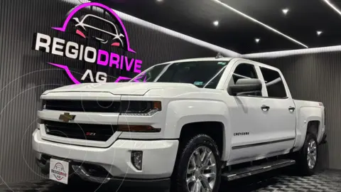 Chevrolet Cheyenne 2500 4x4 Doble Cab LT Z71 usado (2018) color Blanco precio $489,900