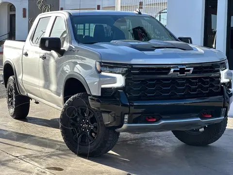 Chevrolet Cheyenne ZR2 usado (2023) color Plata Brillante precio $1,248,000