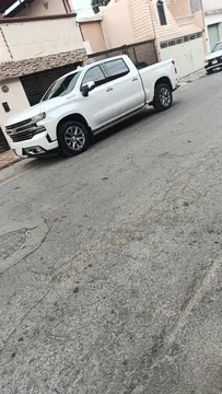 Chevrolet Cheyenne Crew Cab 4X4 High Country 6.2L usado (2019) color Blanco precio $700,000