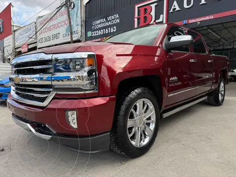 Chevrolet Cheyenne 2500 4x4 Doble Cab High Country usado (2016) color Rojo precio $539,900