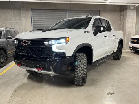 Chevrolet Cheyenne ZR2 usado (2023) color Blanco precio $960,000