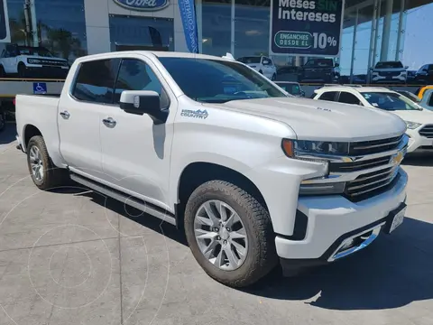 Chevrolet Cheyenne Cabina Doble High Country 4X4 usado (2022) color Blanco financiado en mensualidades(enganche $99,800 mensualidades desde $22,400)