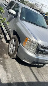 Chevrolet Cheyenne 2500 4x4 Crew Cab B usado (2010) color Plata precio $270,000