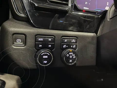 Chevrolet Cheyenne ZR2 usado (2023) color Azul precio $1,099,000