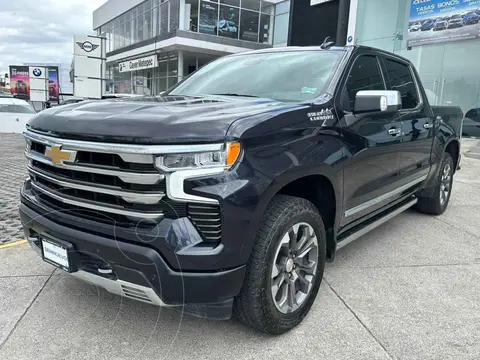 Chevrolet Cheyenne 6.2L High Country usado (2023) color Azul financiado en mensualidades(enganche $237,380 mensualidades desde $26,923)