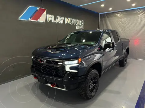 Chevrolet Cheyenne ZR2 usado (2023) color Azul precio $1,099,000