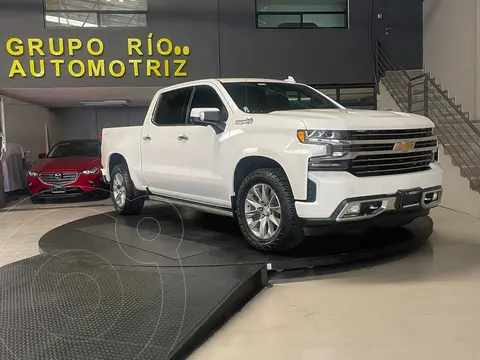 Chevrolet Cheyenne Cabina Doble High Country 4X4 usado (2019) color Blanco precio $889,000