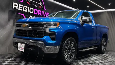 Chevrolet Cheyenne LT 4X4 usado (2024) color Azul Metalico precio $975,000
