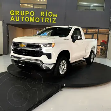 Chevrolet Cheyenne LT 4X4 usado (2024) color Blanco financiado en mensualidades(enganche $110,005 mensualidades desde $23,193)