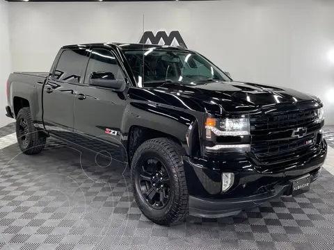 Chevrolet Cheyenne 2500 4x4 Doble Cabina Midnight Edition usado (2017) color Negro precio $597,999