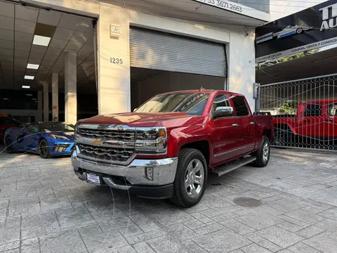 Chevrolet Cheyenne Cabina Doble LTZ 4X4 usado (2018) color Rojo Lava precio $569,900
