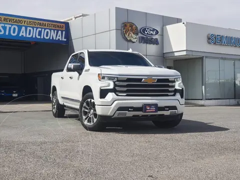 Chevrolet Cheyenne 2500 4x4 Doble Cab High Country usado (2024) color Blanco precio $1,269,000