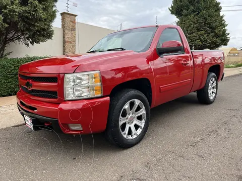 Chevrolet Cheyenne 2500 4x4 Cab Reg X usado (2010) color Rojo precio $269,999