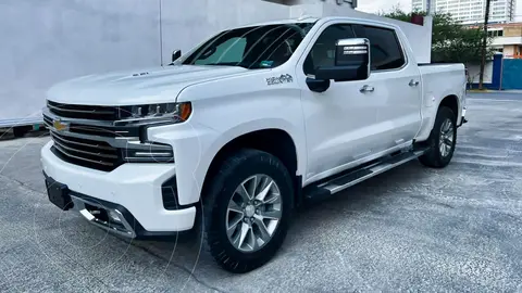 Chevrolet Cheyenne Cabina Doble High Country 4X4 usado (2020) color Blanco precio $939,000