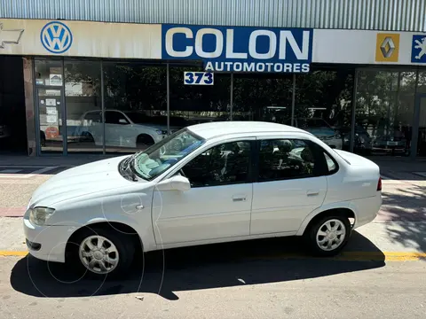 Chevrolet Classic 4P LT usado (2011) color Gris financiado en cuotas(anticipo $4.000.000)