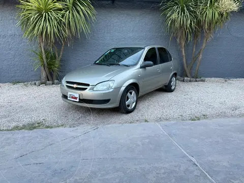 Chevrolet Classic 4P LT usado (2010) color Dorado precio $8.500.000