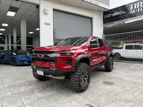 Chevrolet Colorado ZR2 usado (2024) color Rojo financiado en mensualidades(enganche $220,000 mensualidades desde $30,150)