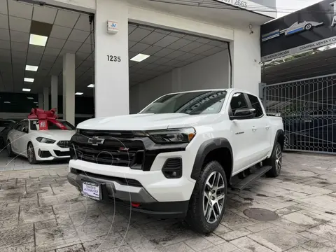 Chevrolet Colorado Z71 usado (2024) color Blanco precio $859,900