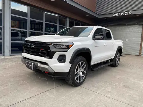 Chevrolet Colorado Z71 usado (2024) color Blanco precio $879,000