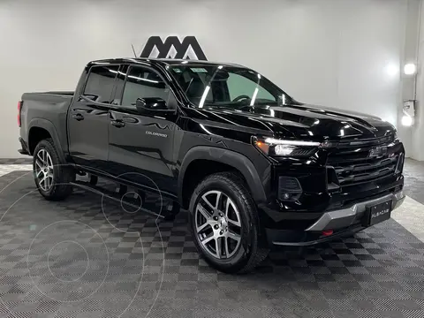 Chevrolet Colorado Z71 usado (2024) color Negro precio $1,042,999