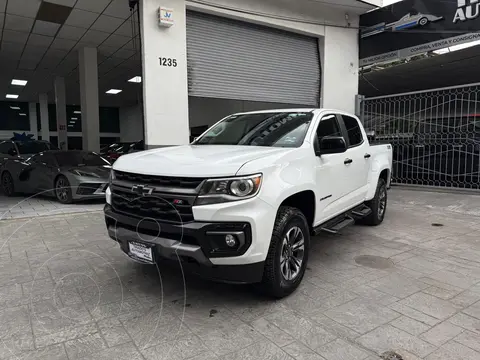 Chevrolet Colorado Z71 4x4 usado (2021) color Blanco financiado en mensualidades(enganche $124,000 mensualidades desde $17,692)