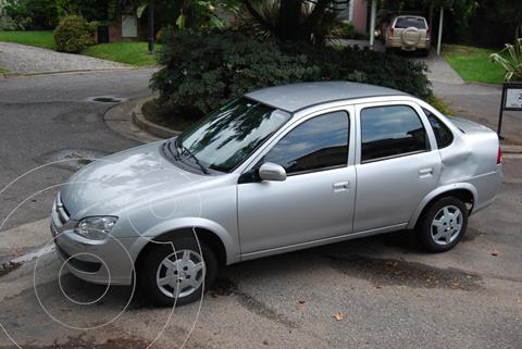 foto Chevrolet Corsa Classic 4P 1.6 usado (2015) color Gris precio $550.000