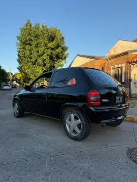 Chevrolet Corsa Classic 3P 1.4 GLS usado (2010) color Negro precio $7.500.000