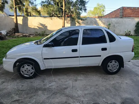 Chevrolet Corsa Classic 4P 1.6 usado (2008) color Blanco precio u$s4.000