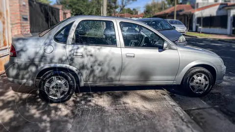 Chevrolet Corsa Classic 4P Super Pack Electrico usado (2015) color Gris precio $11.000.000