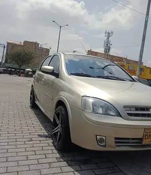 Chevrolet Corsa Evolution 1.4 A.A usado (2005) color Gris precio $17.500.000