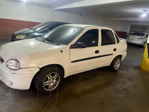 Chevrolet Corsa Chic Auto. A-A usado (2004) color Blanco precio u$s3.600