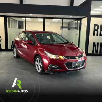 Chevrolet Cruze 5 LT usado (2018) color Rojo financiado en cuotas(anticipo $12.000.000)