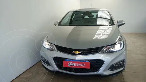 Chevrolet Cruze 5 LTZ + Aut usado (2017) color Gris Plata  financiado en cuotas(anticipo $9.080.000 cuotas desde $283.750)