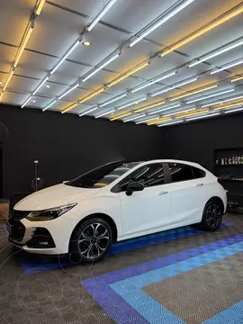 Chevrolet Cruze RS 1.4T Aut usado (2023) color Blanco precio $32.000.000