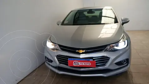 Chevrolet Cruze LTZ usado (2017) color Plata Switchblade financiado en cuotas(anticipo $8.200.000 cuotas desde $256.250)