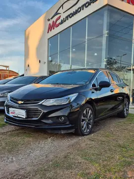 Chevrolet Cruze LTZ Aut usado (2018) color Negro precio u$s17.500