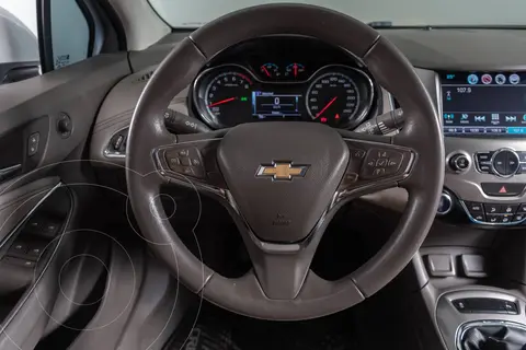 Chevrolet Cruze LTZ usado (2018) color Blanco precio $4.500.000