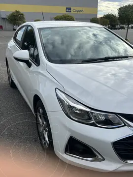 Chevrolet Cruze LT Aut usado (2023) color Blanco precio u$s23.000