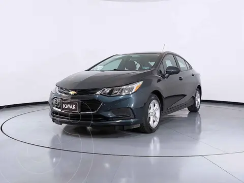 Chevrolet Cruze LS Aut usado (2018) color Gris precio $276,999
